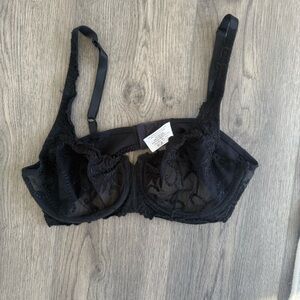 Lunaire Unlined Lace Bra 34D Black- very sexy